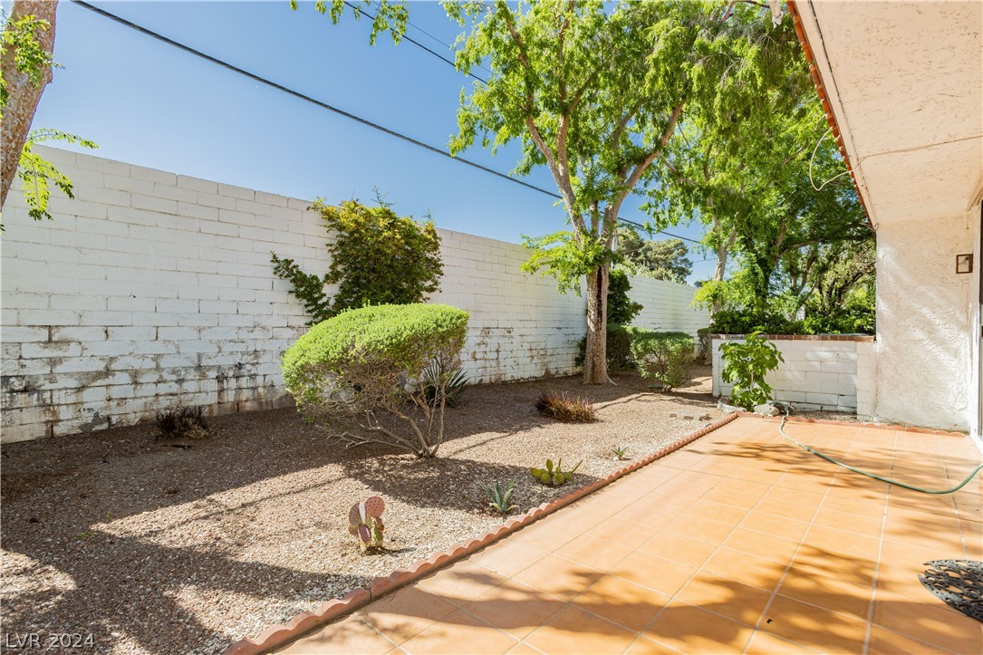 4567 Madreperla Street 1