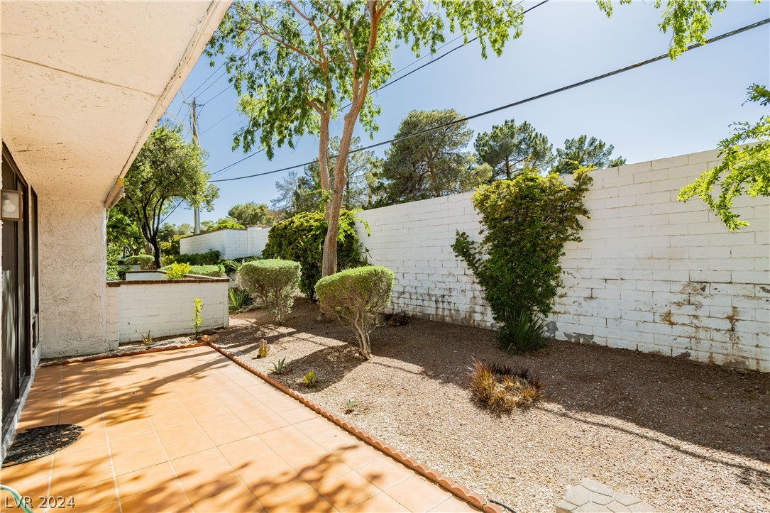 4567 Madreperla Street 1