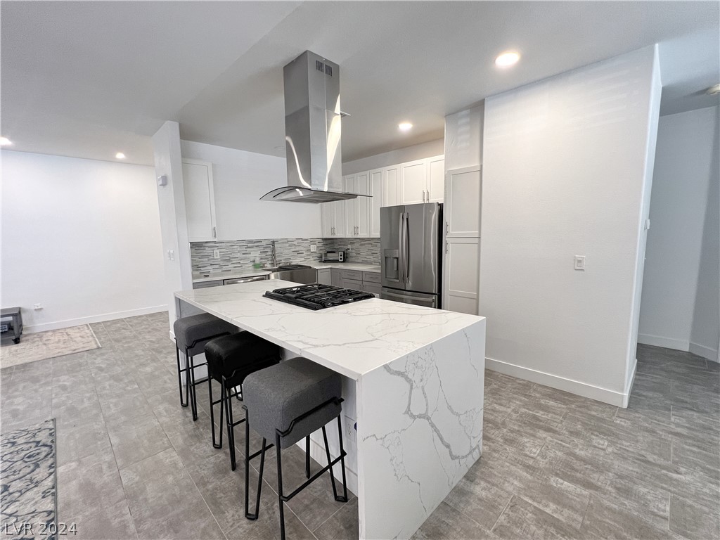 113 Emerald Forest Street 202