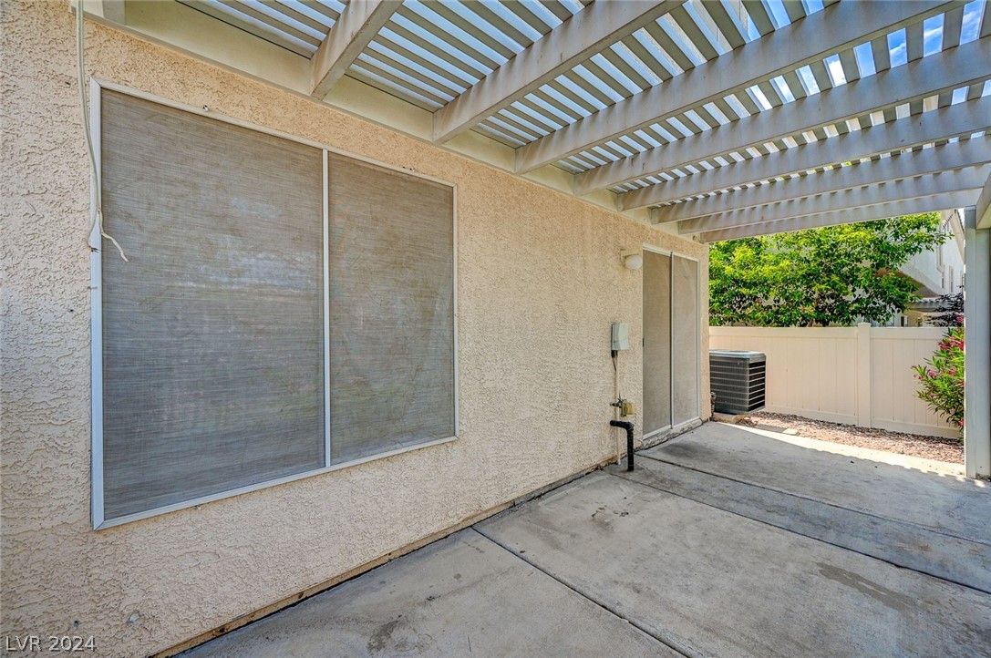 2592 Alias Smith Drive