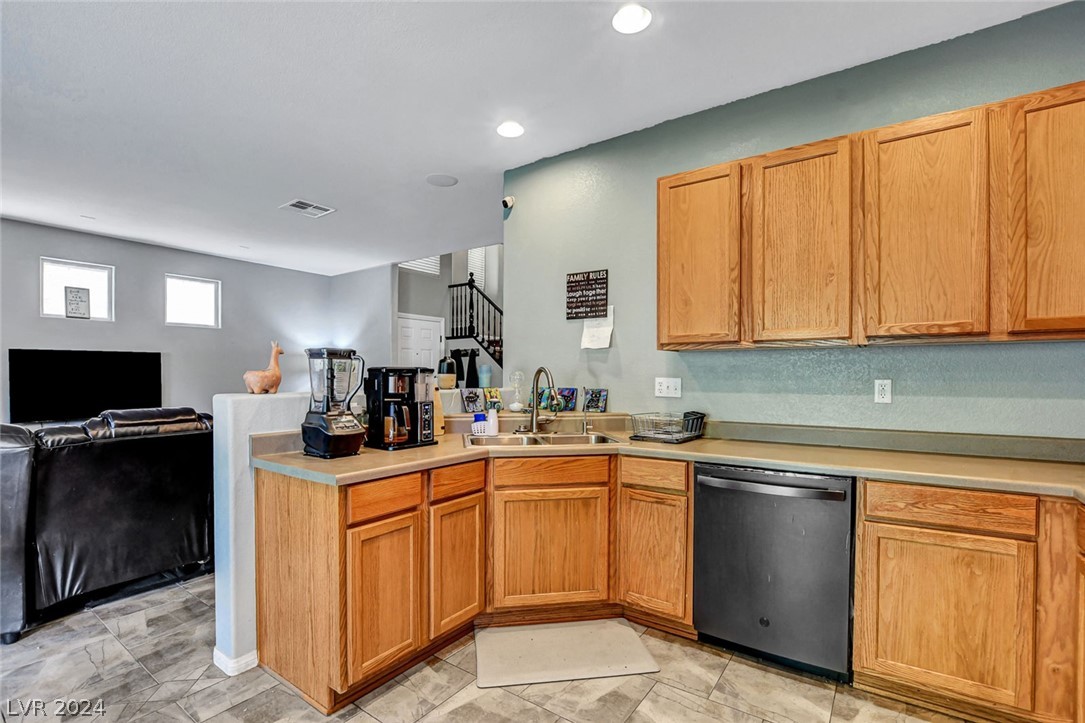 5928 Victory Point Street