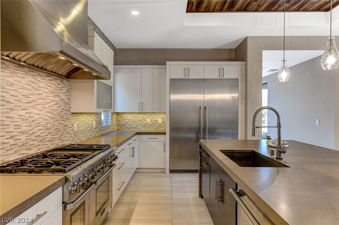 11460 Ruby Falls Way