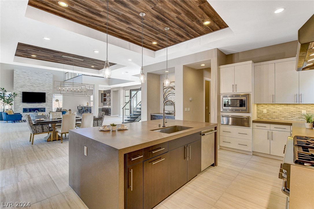 11460 Ruby Falls Way