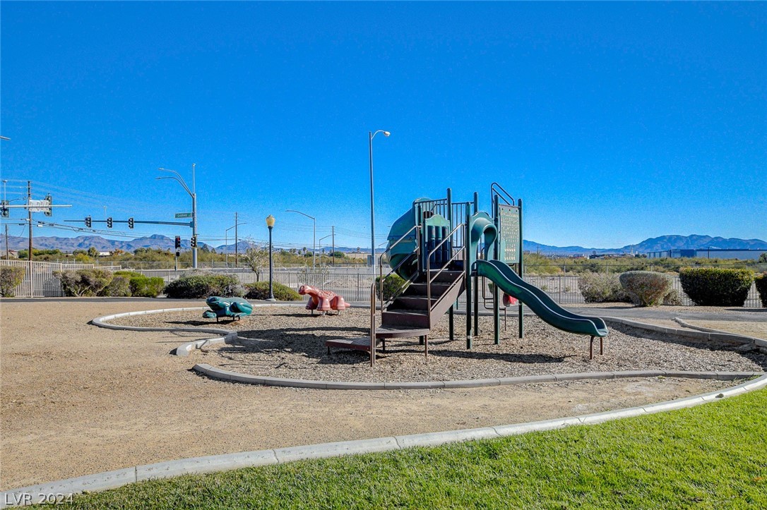 35 Winley Chase Avenue