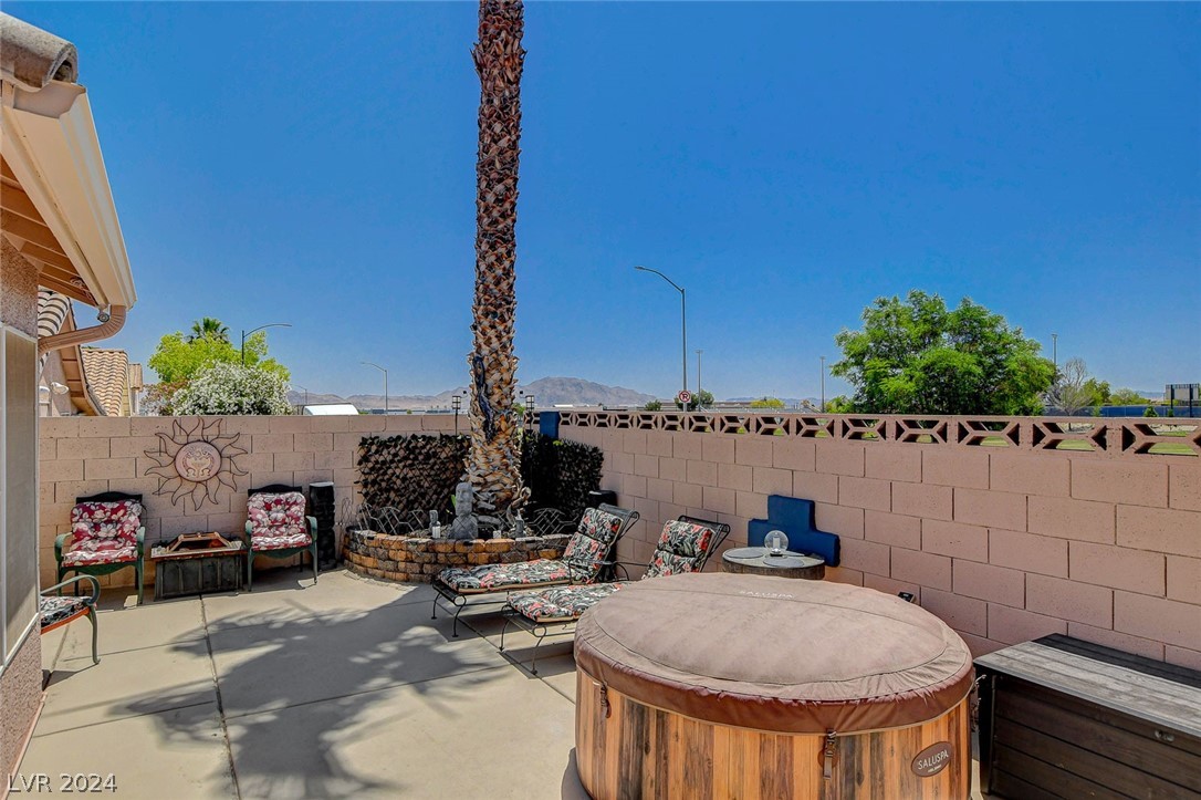 35 Winley Chase Avenue