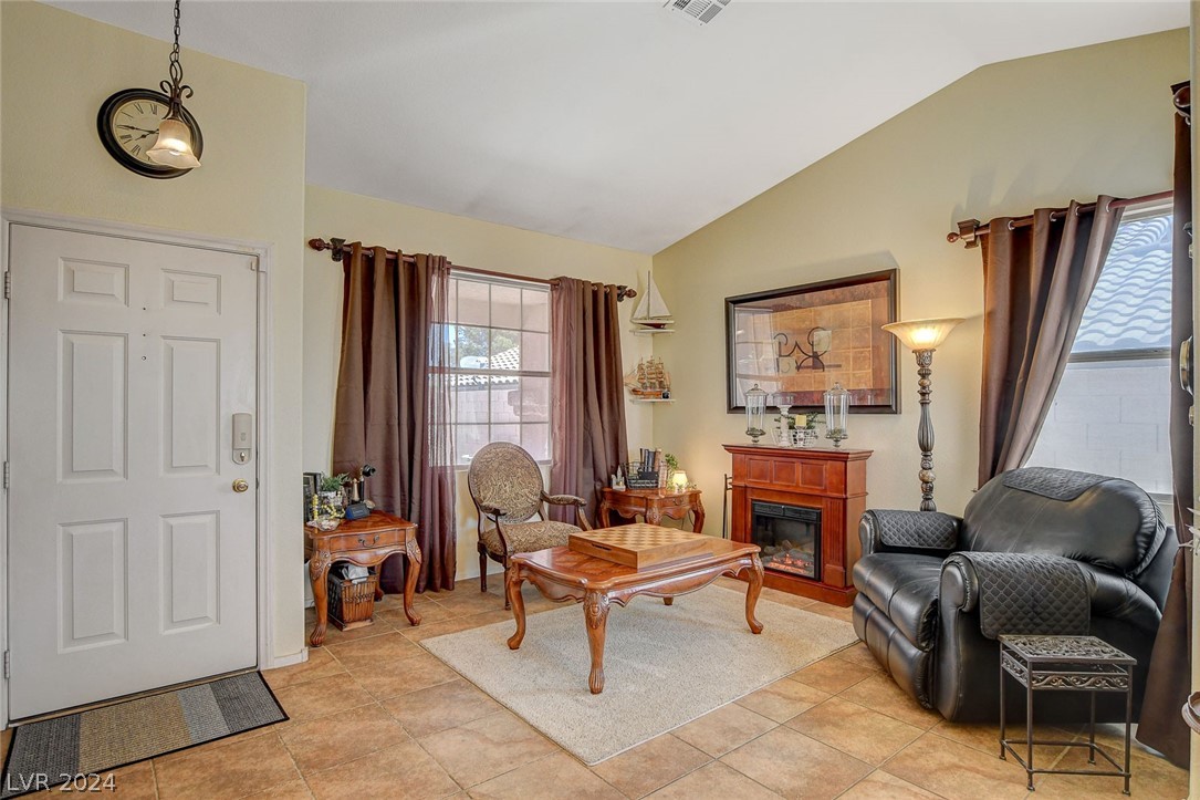 35 Winley Chase Avenue