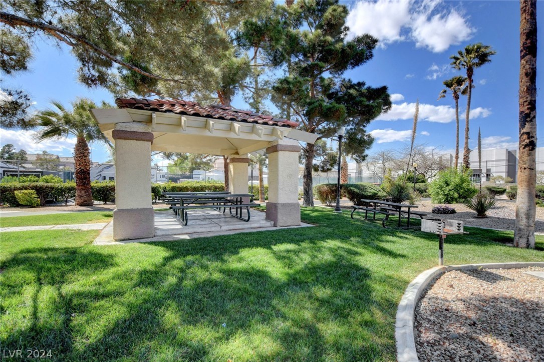 35 Winley Chase Avenue