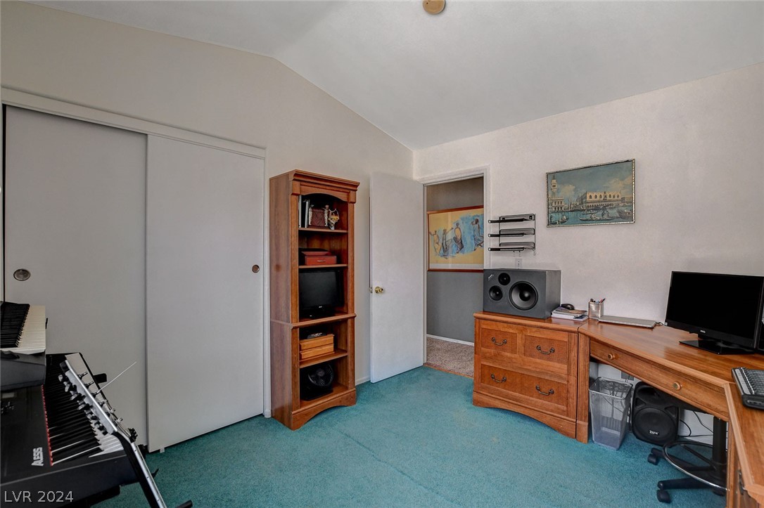 35 Winley Chase Avenue