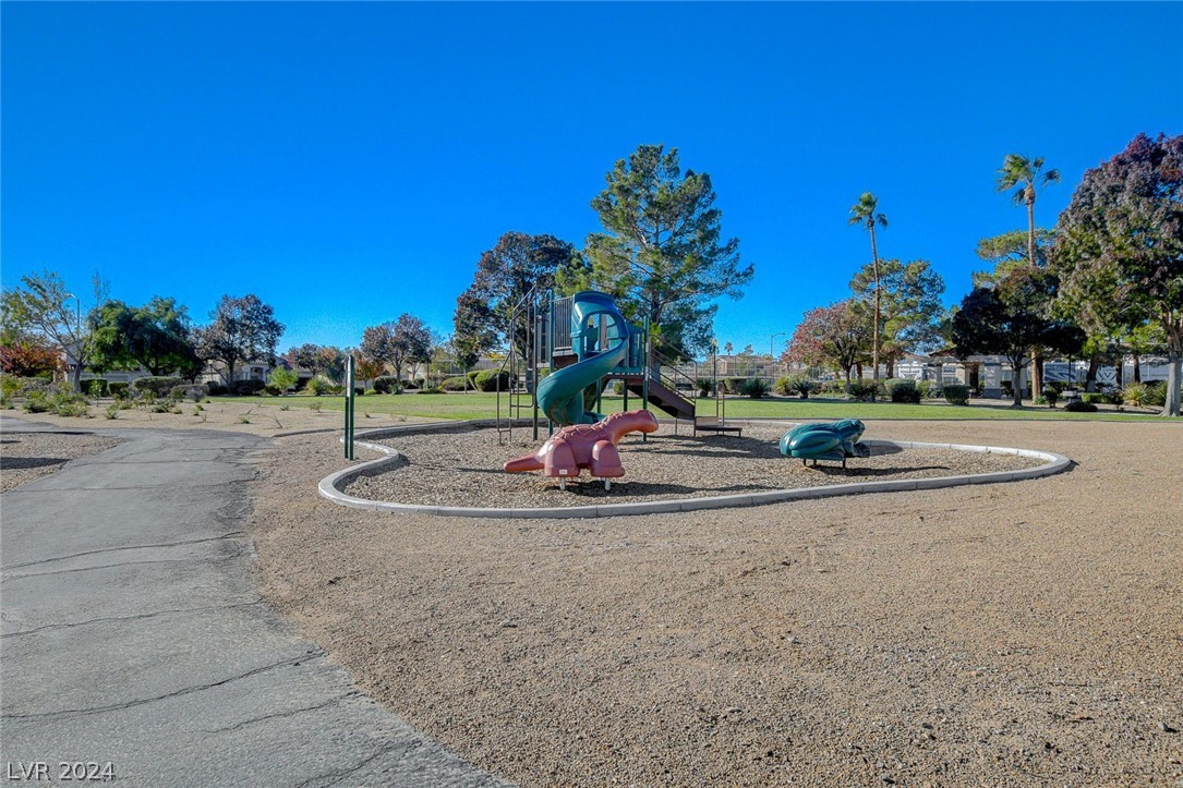 35 Winley Chase Avenue