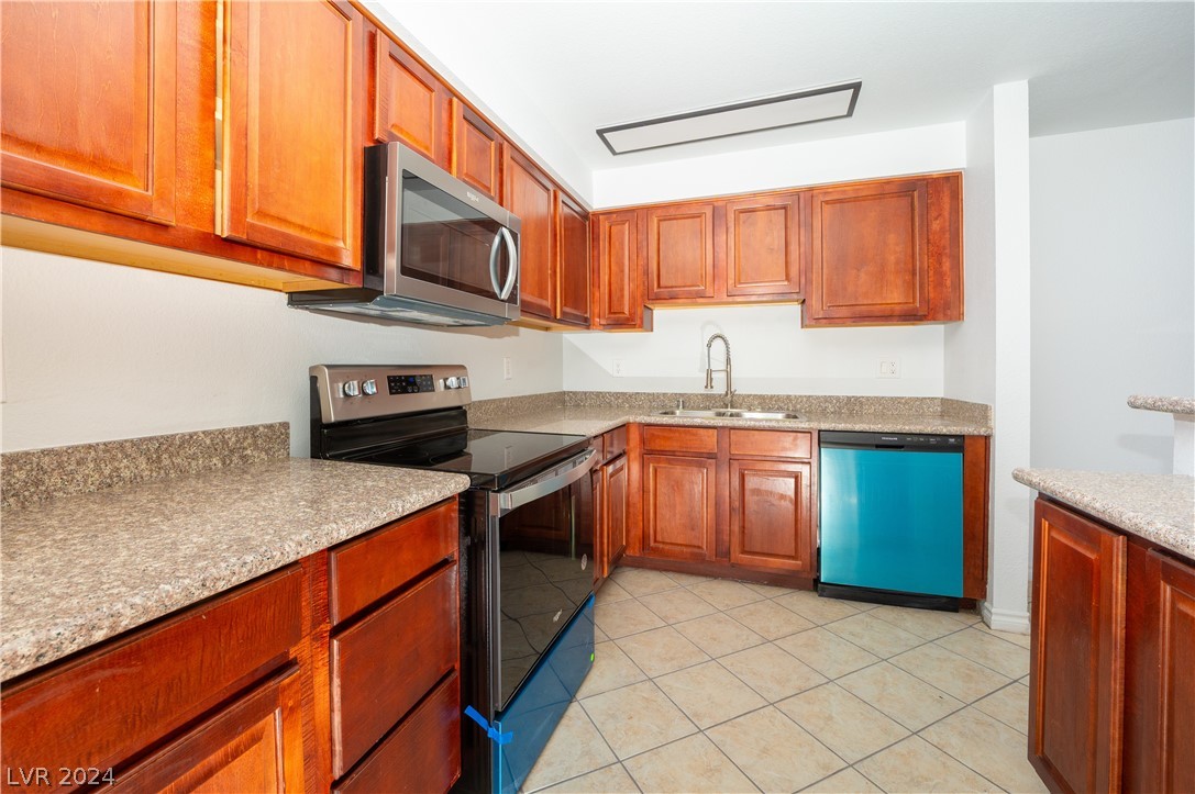 4381 Alexis Drive 330