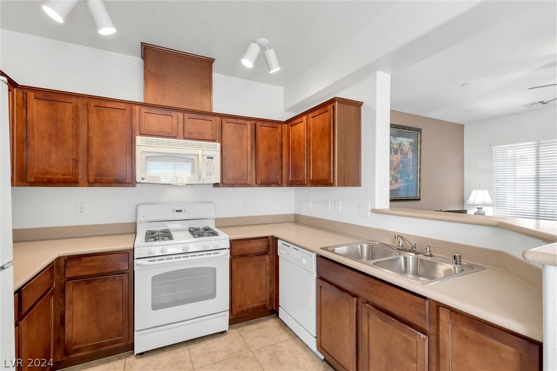 6868 Sky Pointe Drive 2138