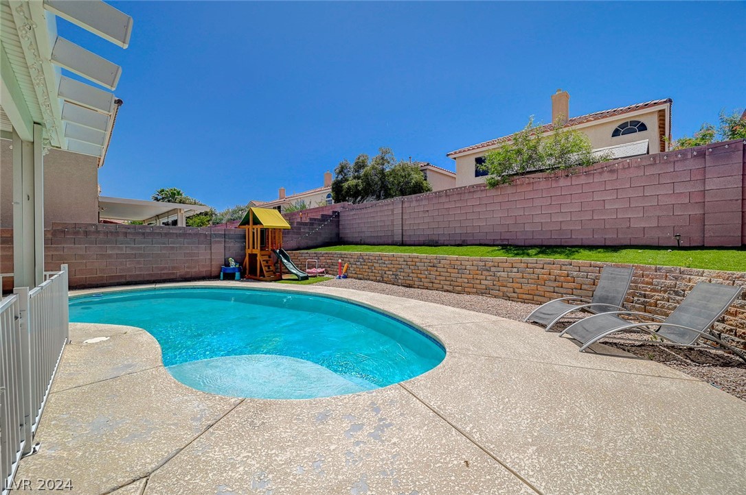 7529 Mission Palm Street