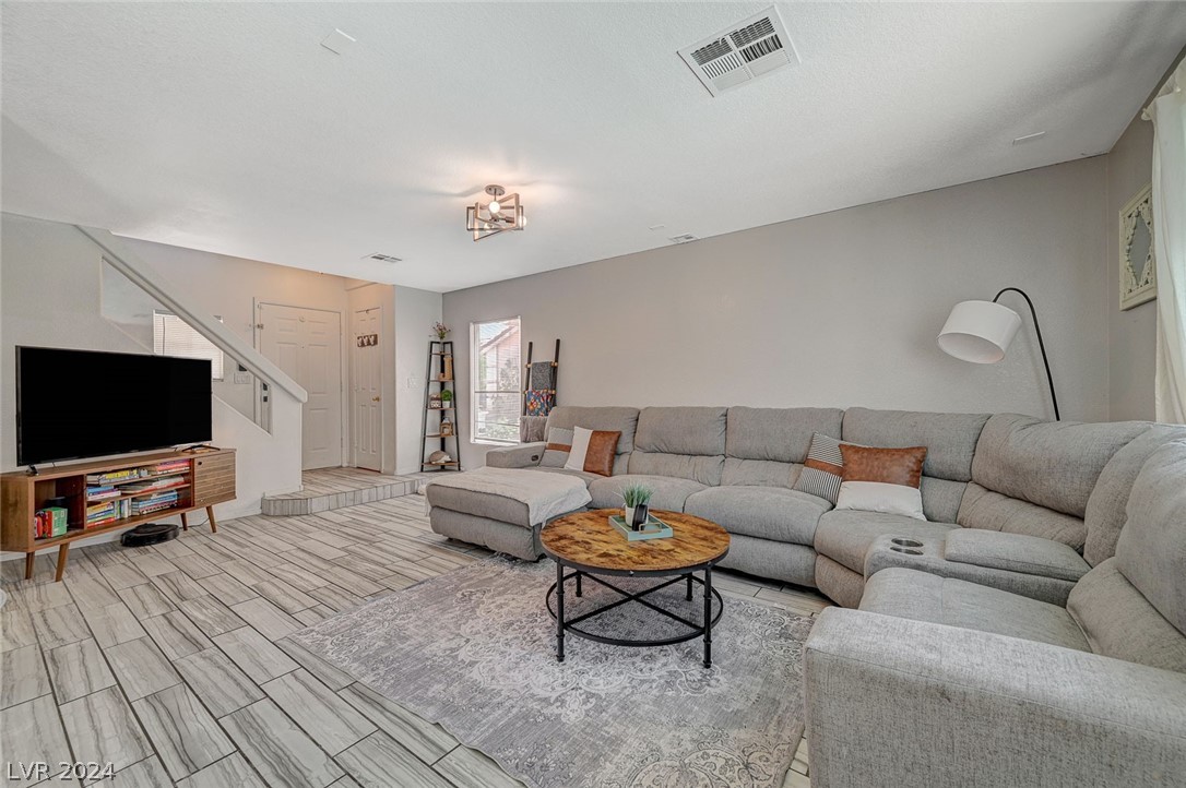 7529 Mission Palm Street