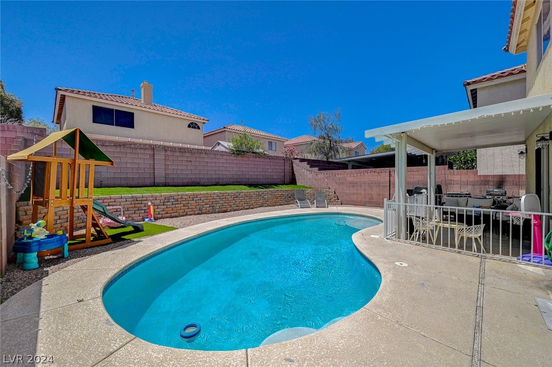 7529 Mission Palm Street