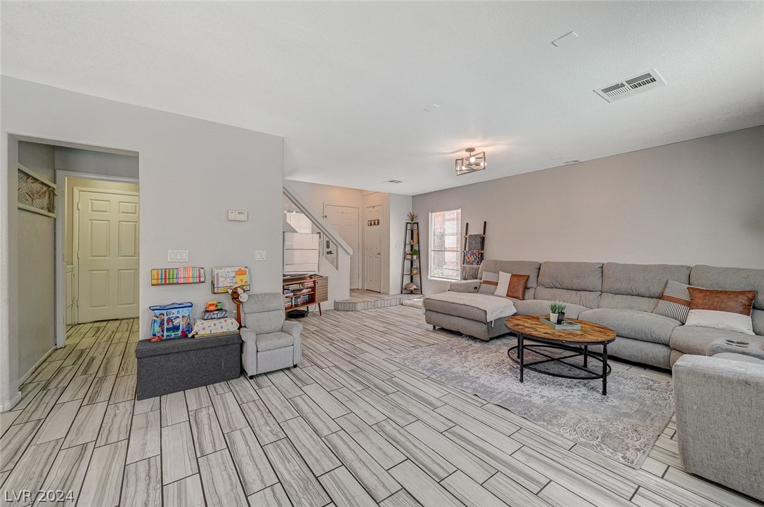 7529 Mission Palm Street
