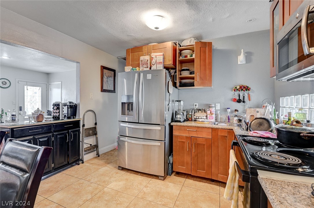 916 Canosa Avenue
