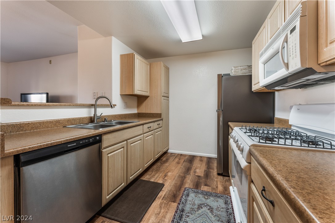 8250 North Grand Canyon Drive 2098