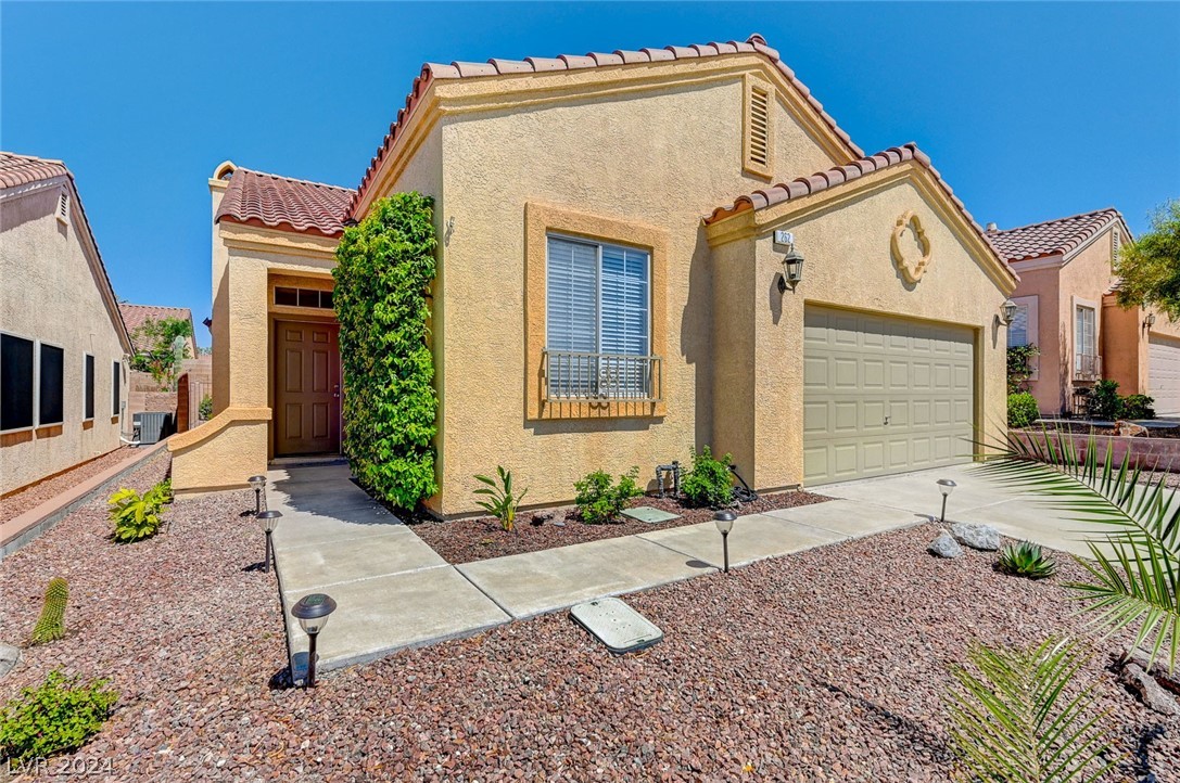 262 Casa Robles Street