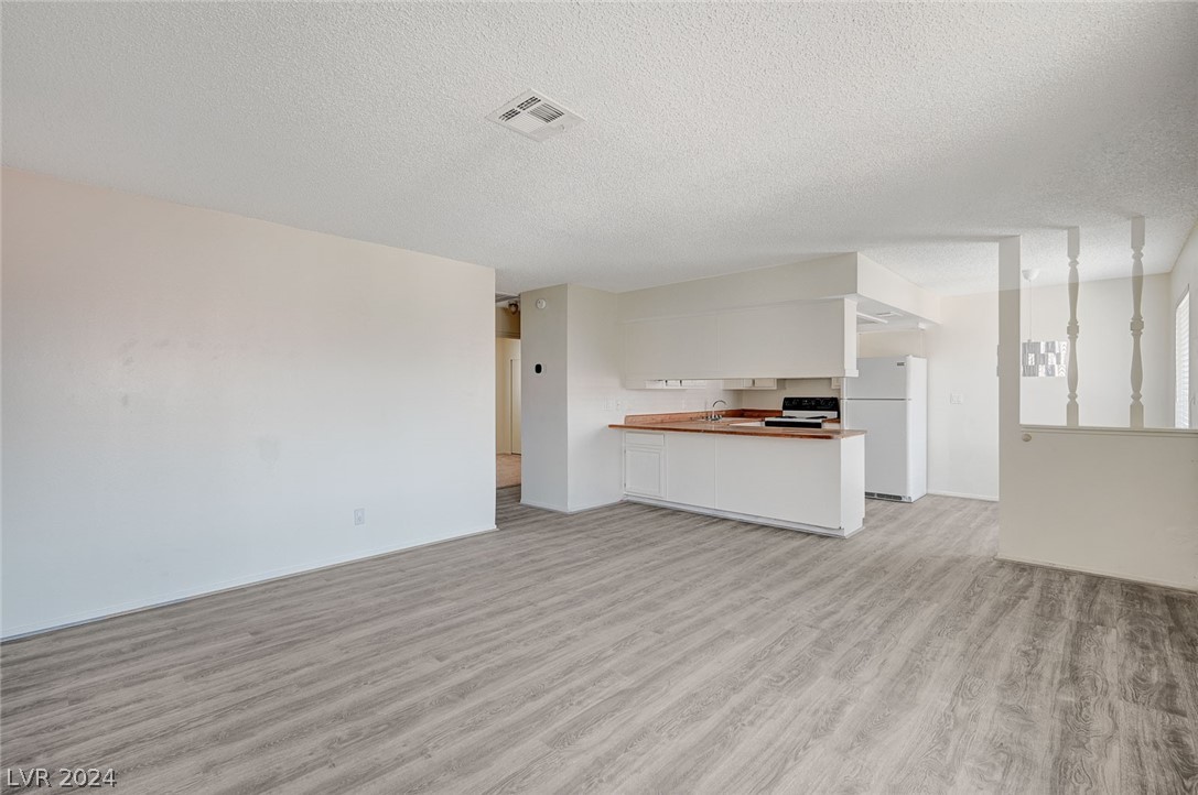 4300 North Lamont Street 253