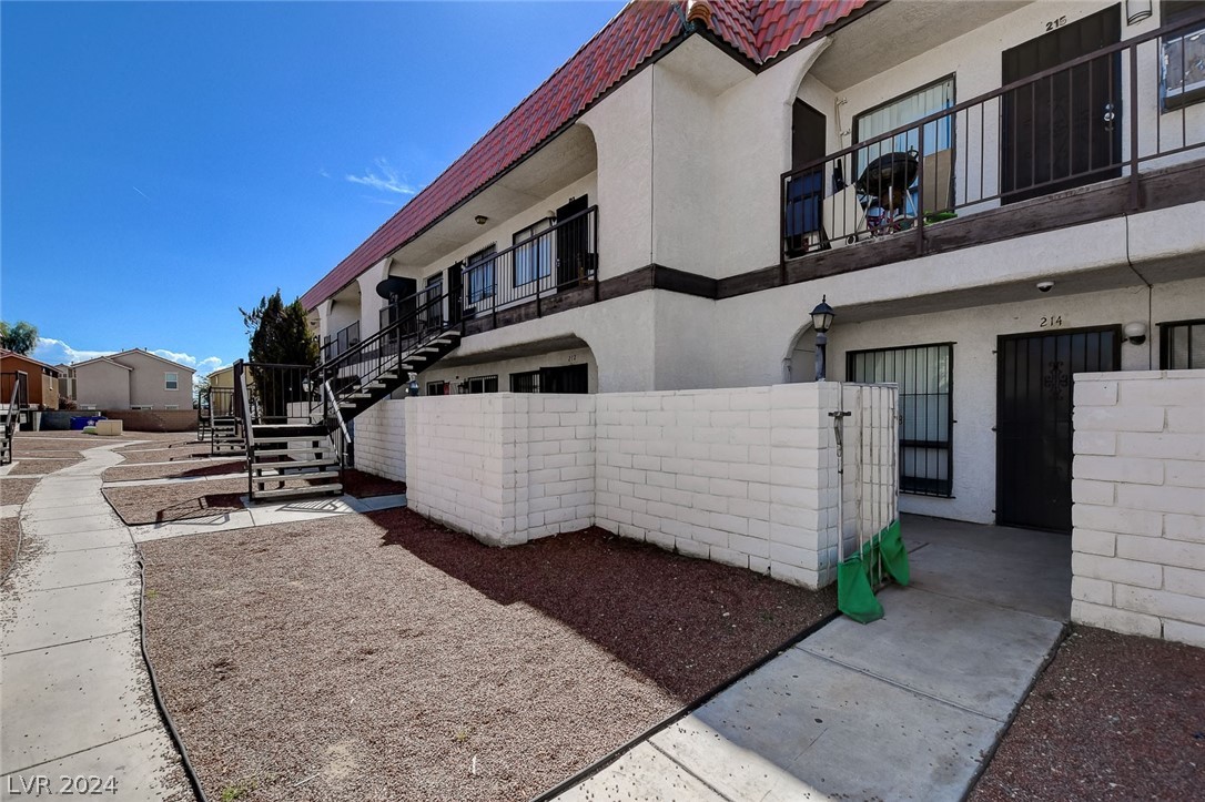 4300 North Lamont Street 253