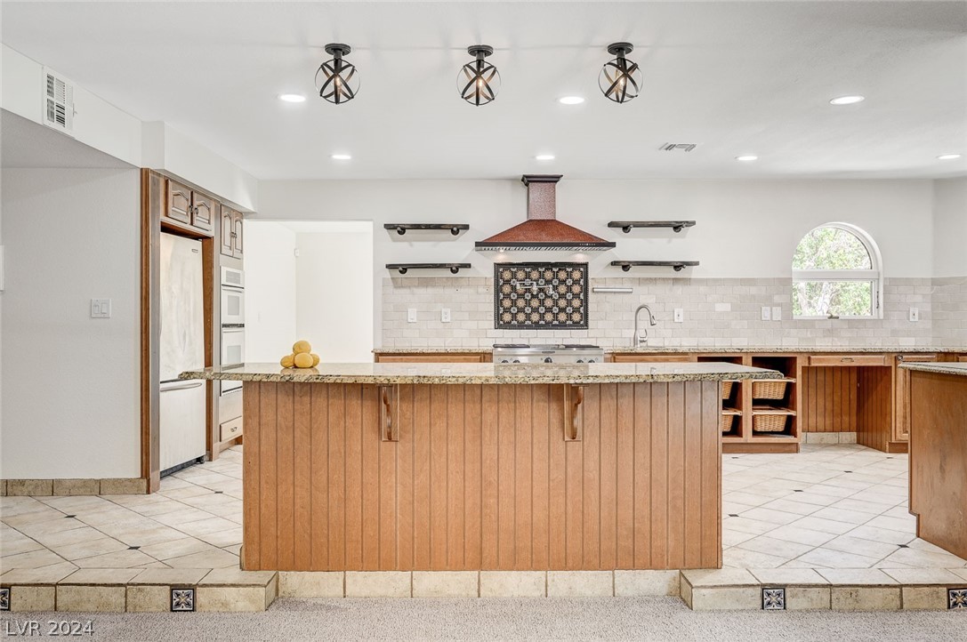 2905 High View Drive