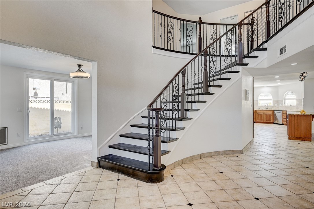 2905 High View Drive