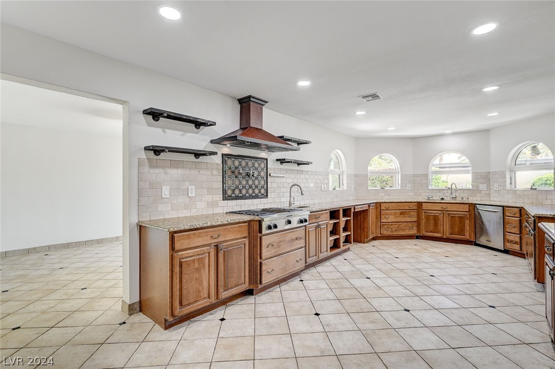 2905 High View Drive