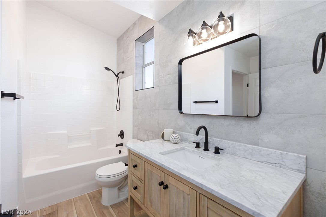 1174 Mirage Lake Street