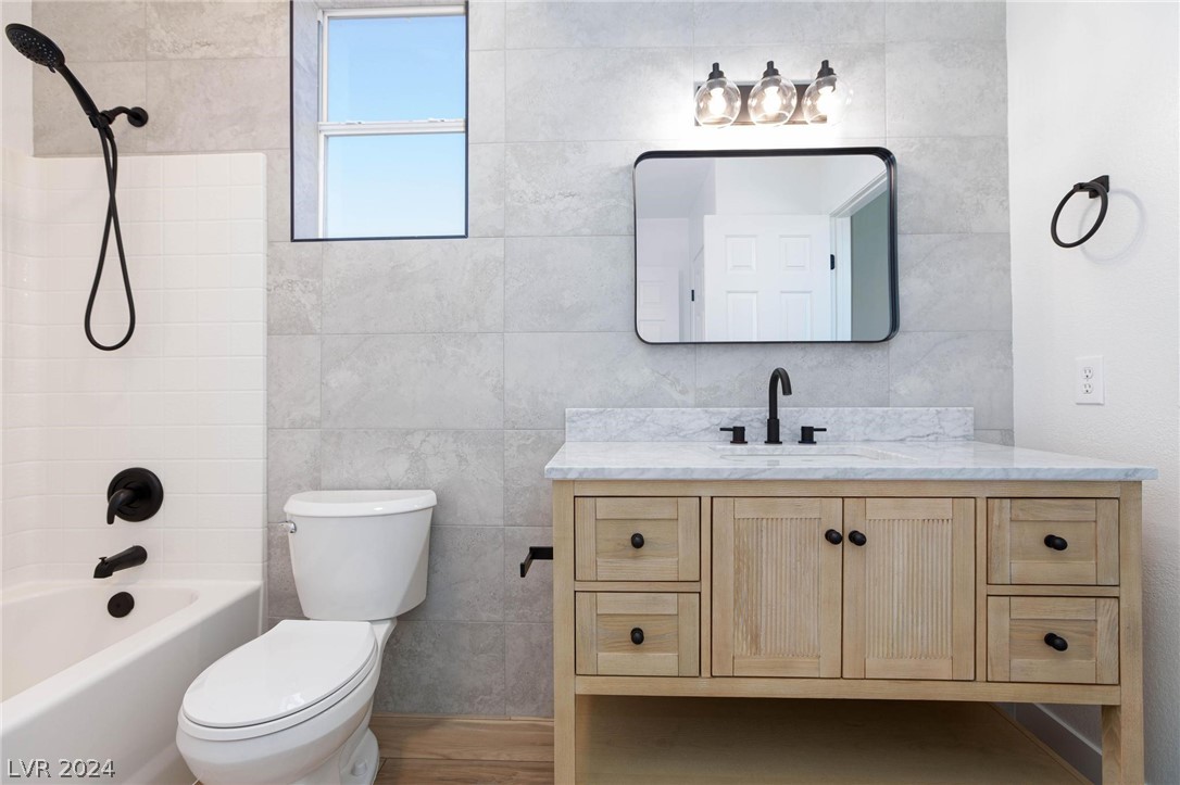 1174 Mirage Lake Street