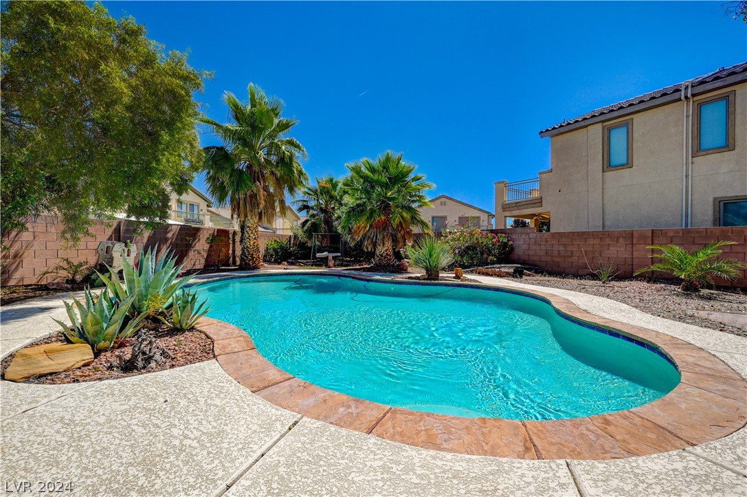 5725 French Lace Court