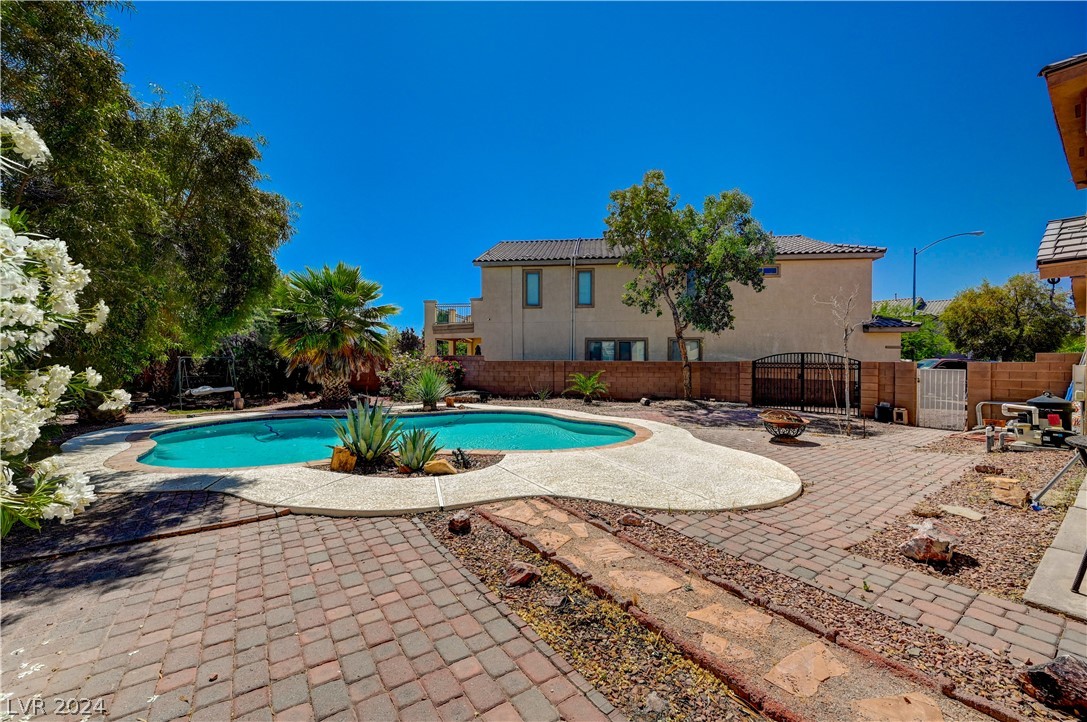 5725 French Lace Court