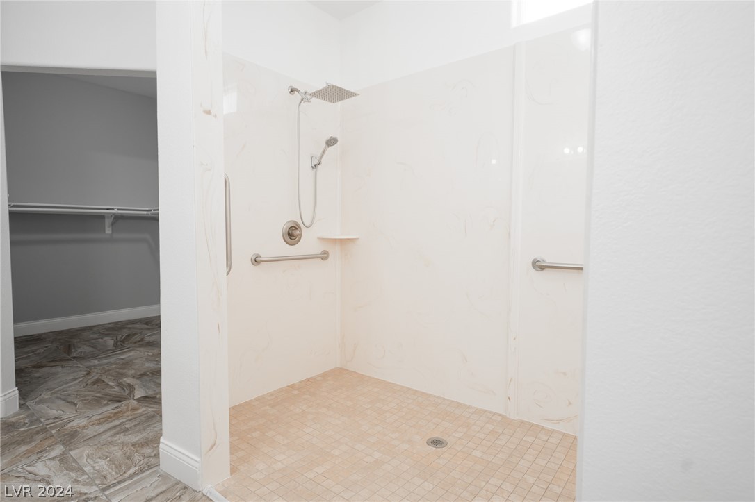 5728 Parrot Pointe Court