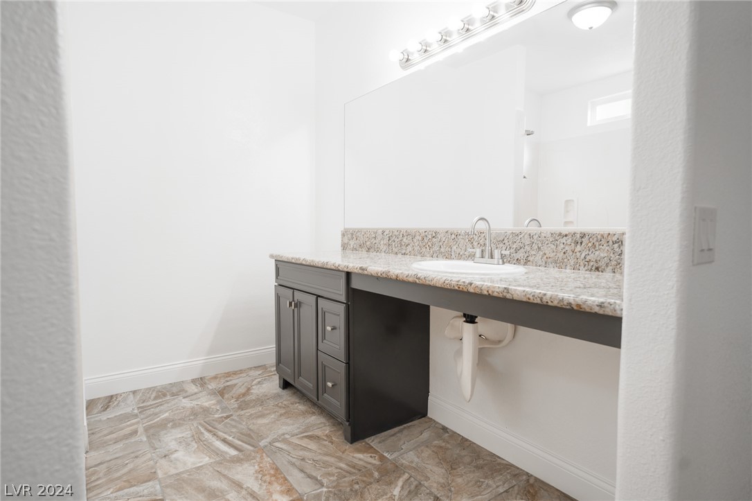5728 Parrot Pointe Court