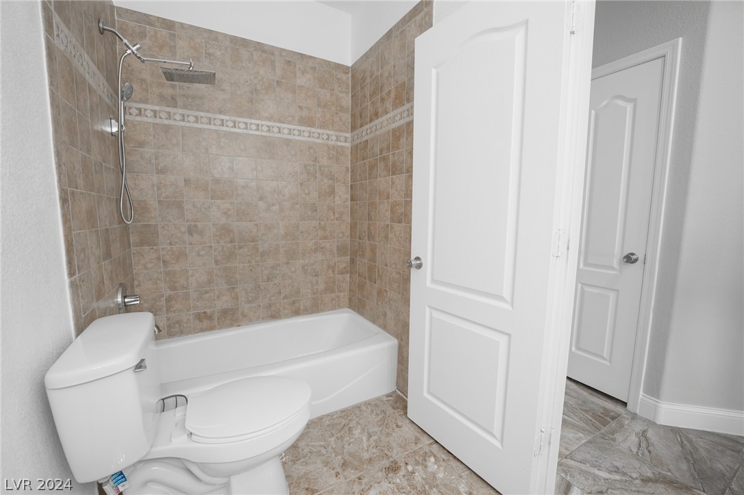 5728 Parrot Pointe Court