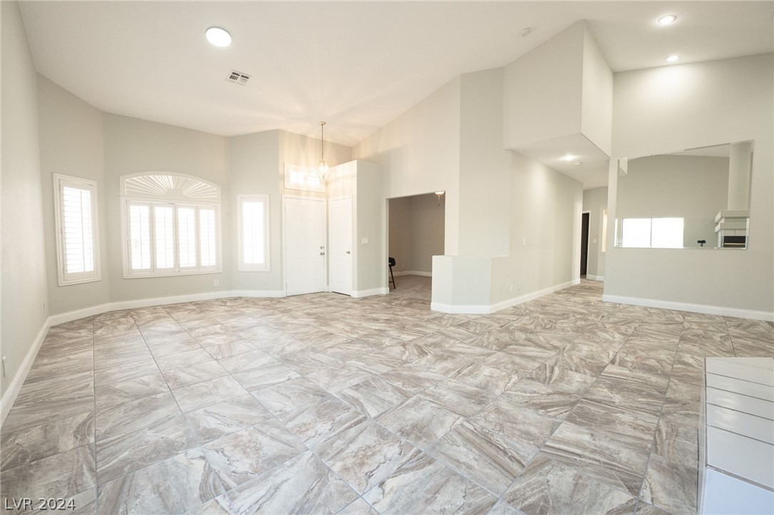 5728 Parrot Pointe Court
