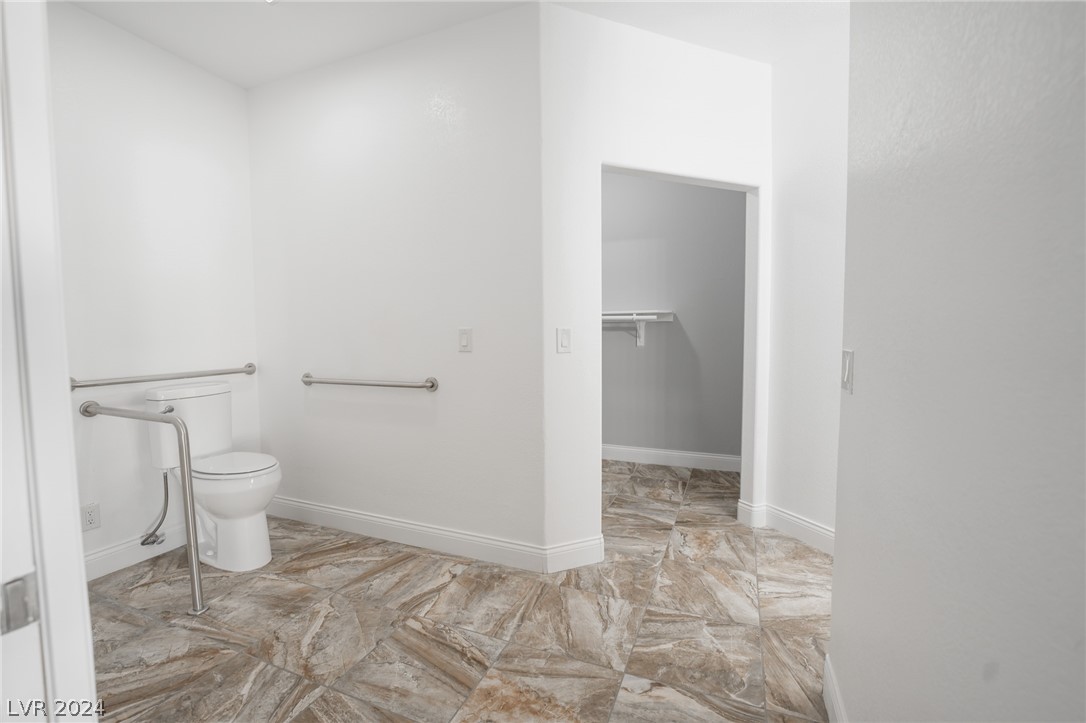 5728 Parrot Pointe Court