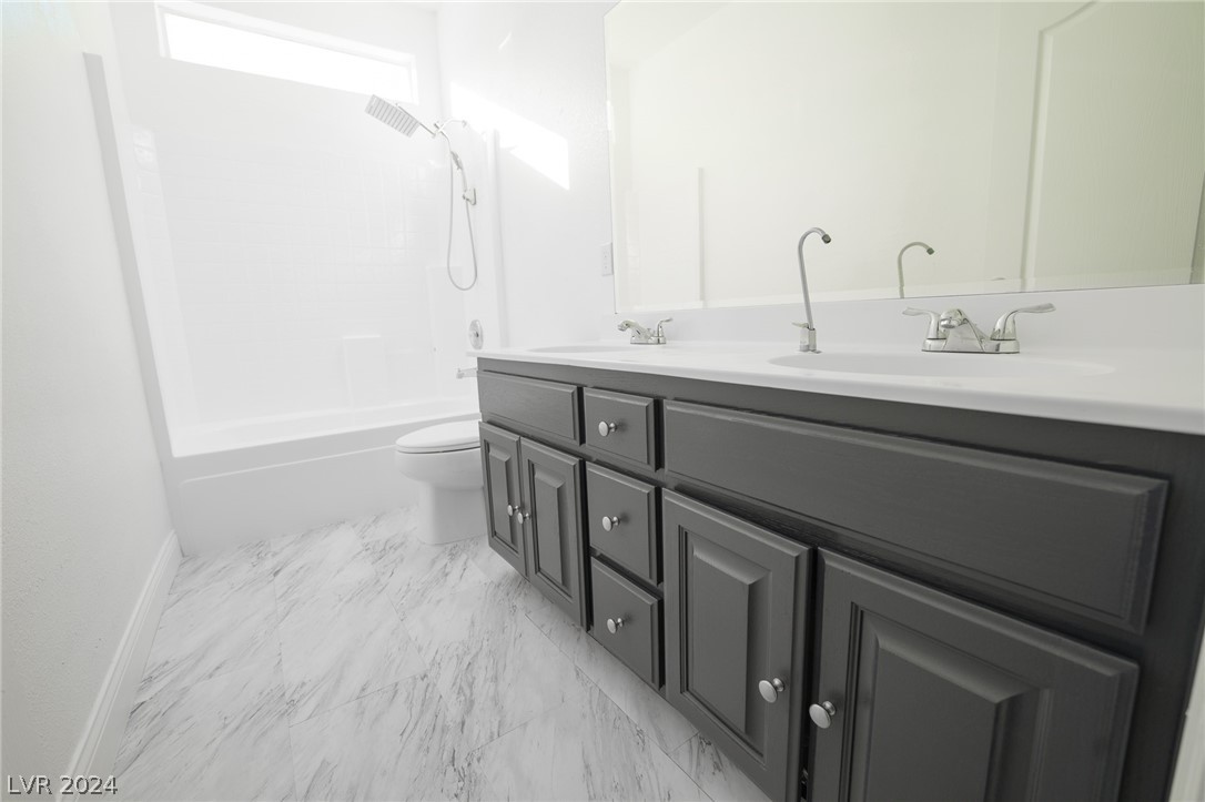 5728 Parrot Pointe Court