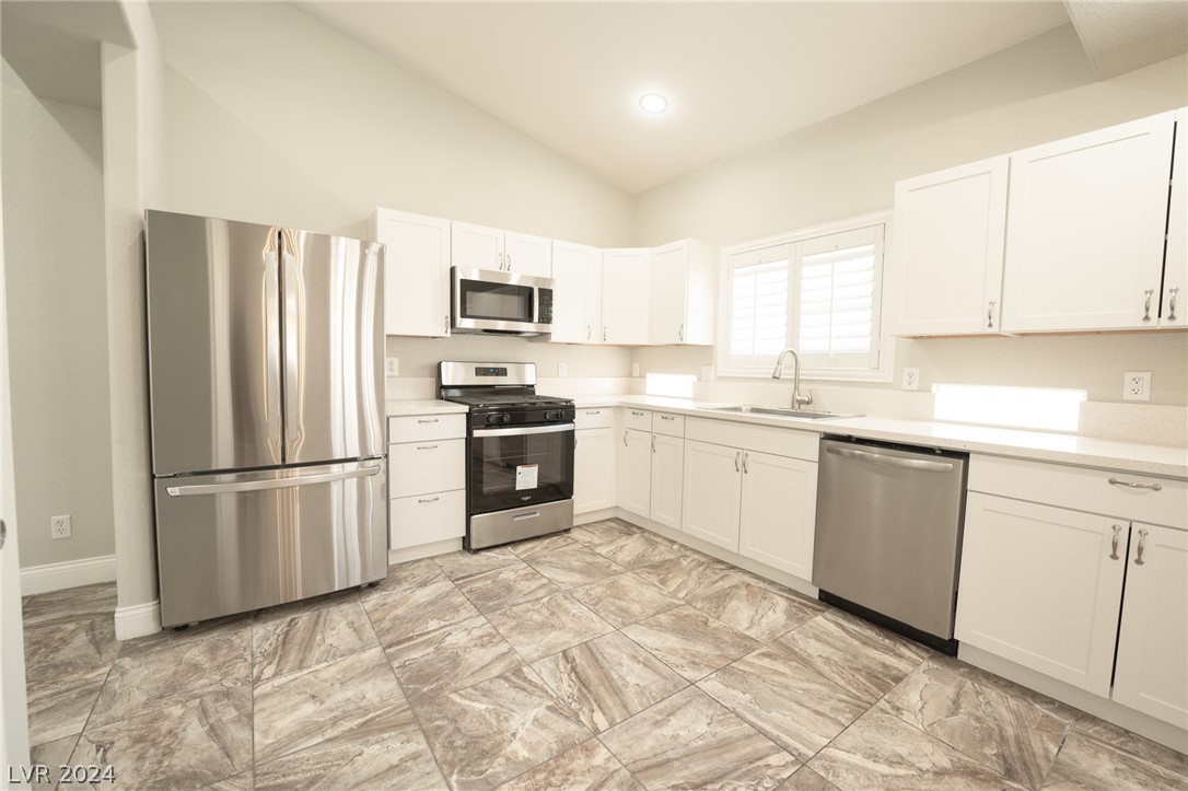 5728 Parrot Pointe Court