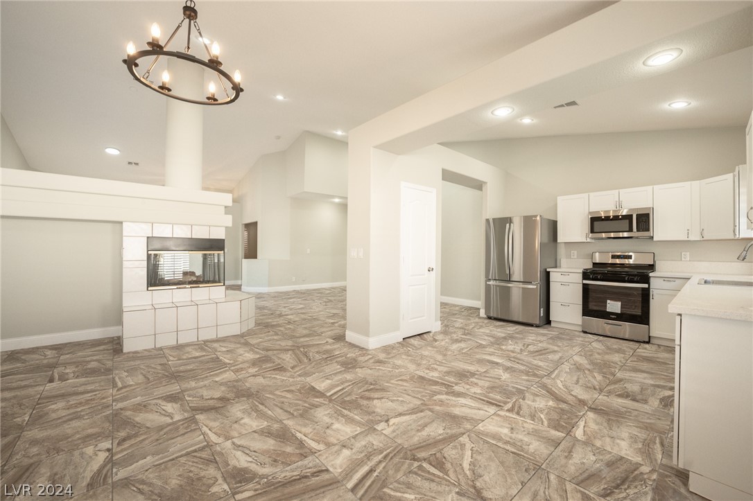 5728 Parrot Pointe Court