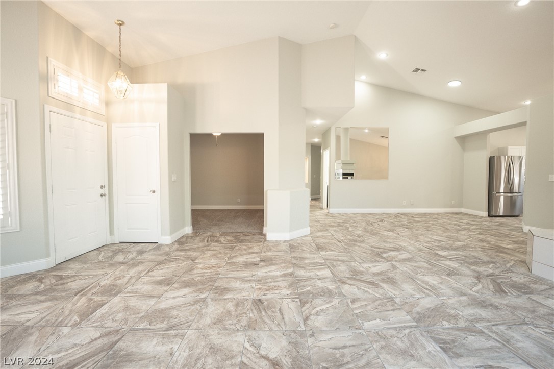 5728 Parrot Pointe Court