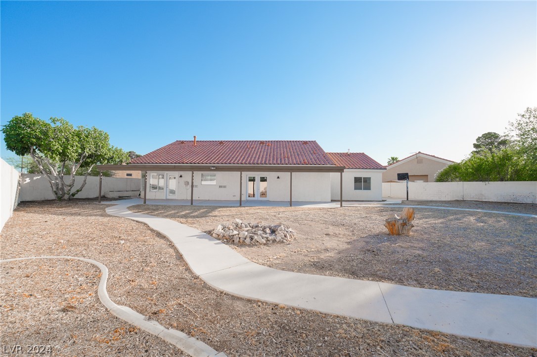 5728 Parrot Pointe Court