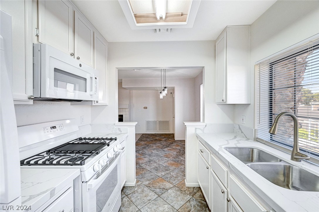 4831 South Torrey Pines Drive 104