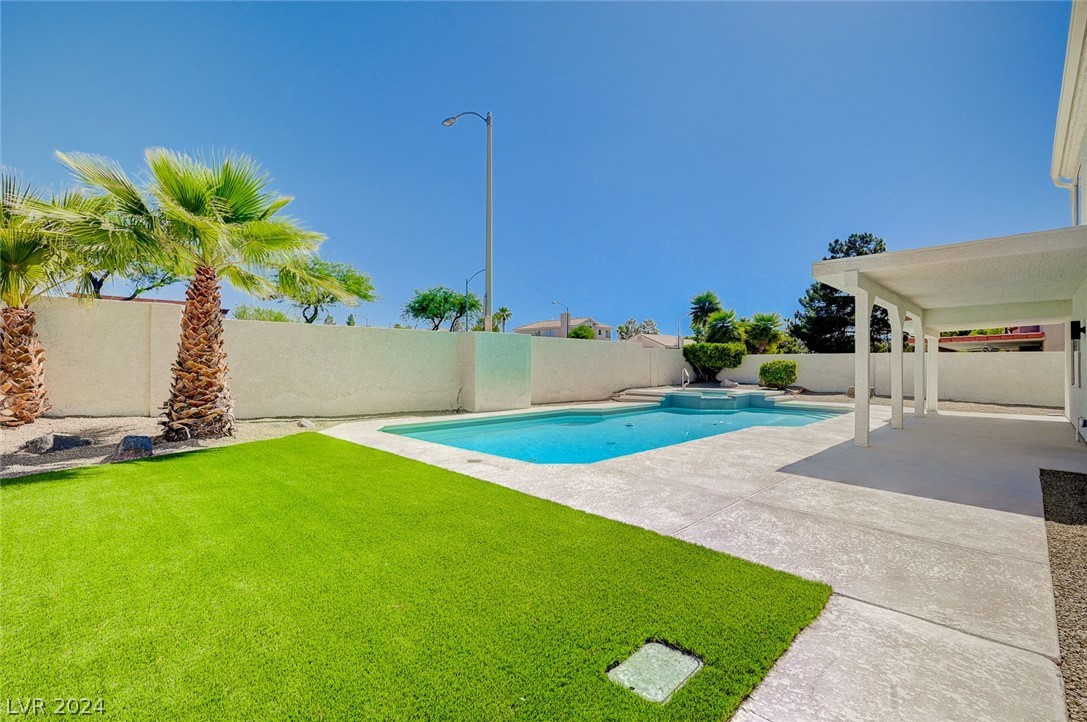 6 Stone Cress Drive