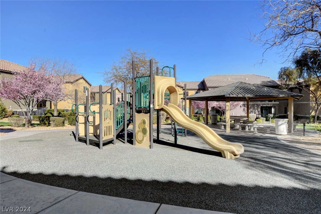 6868 Sky Pointe Drive 1115