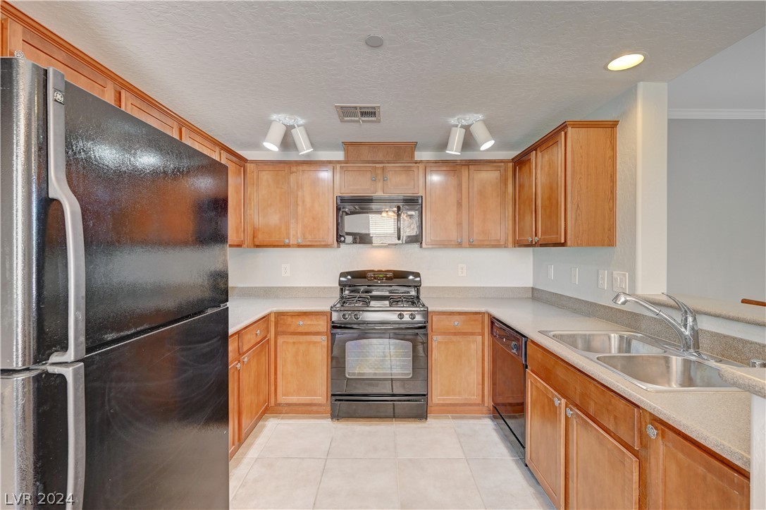 6868 Sky Pointe Drive 1115