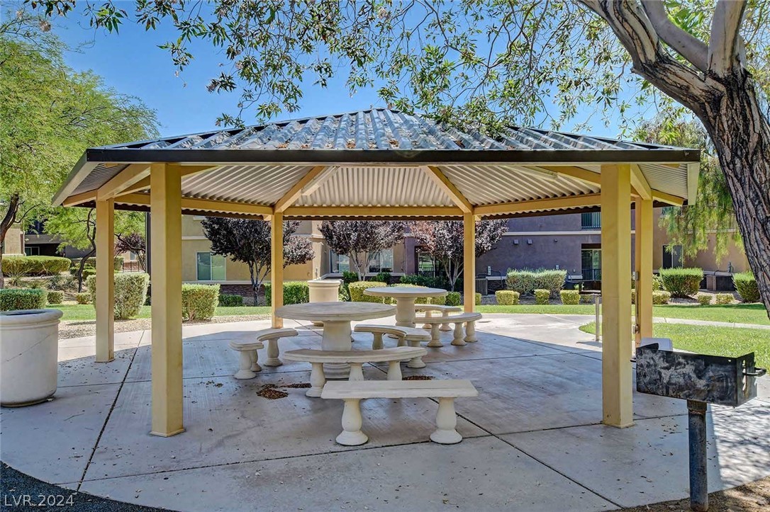 6868 Sky Pointe Drive 1115