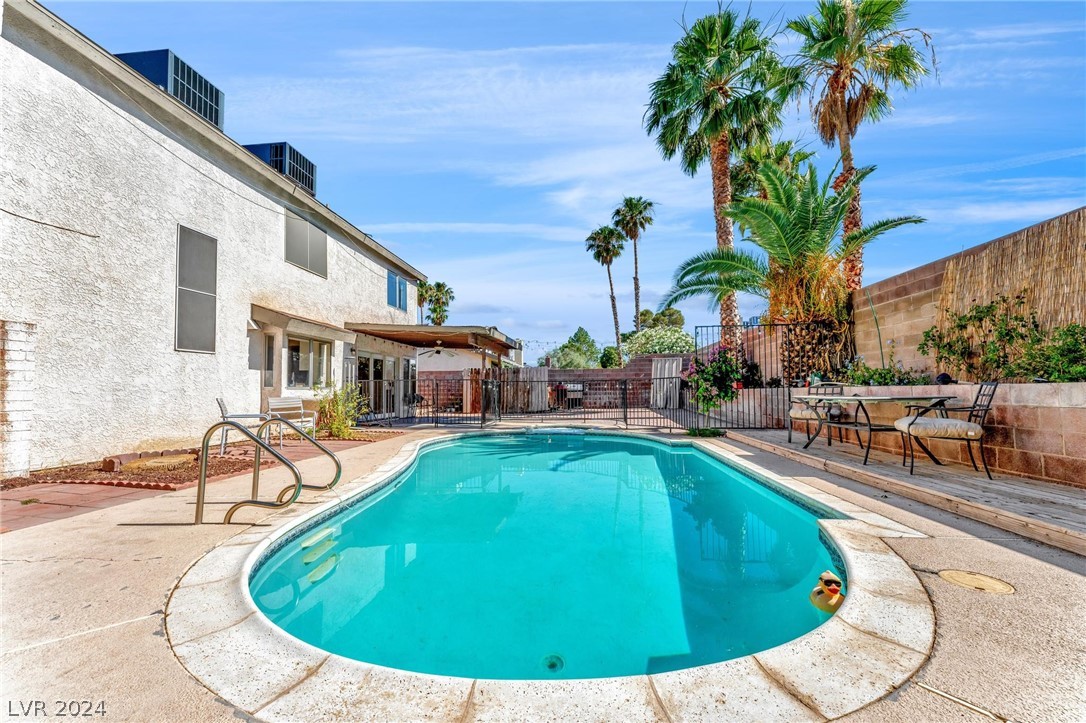 5373 Annie Oakley Drive