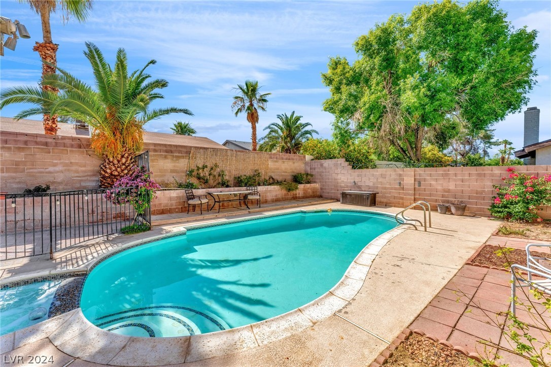 5373 Annie Oakley Drive