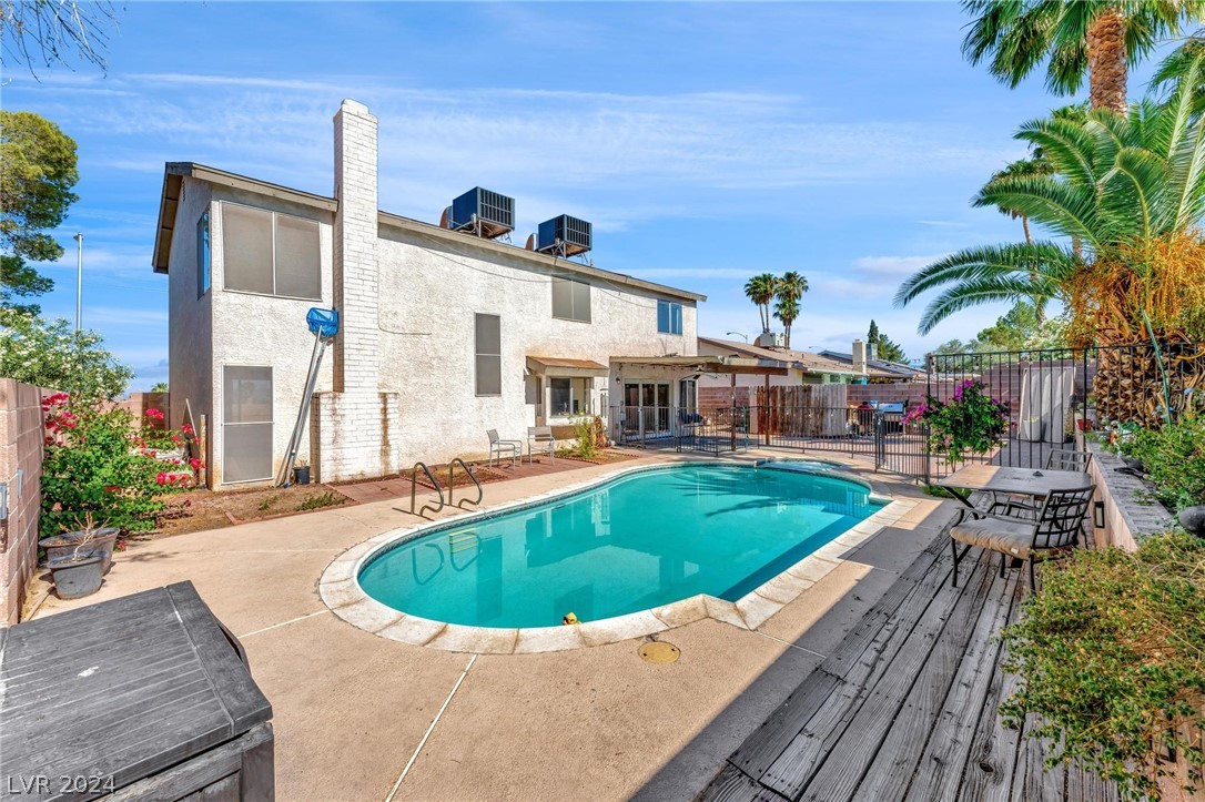 5373 Annie Oakley Drive