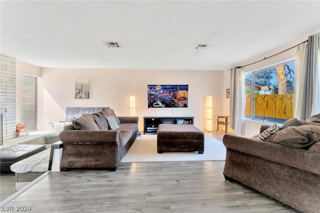 5373 Annie Oakley Drive